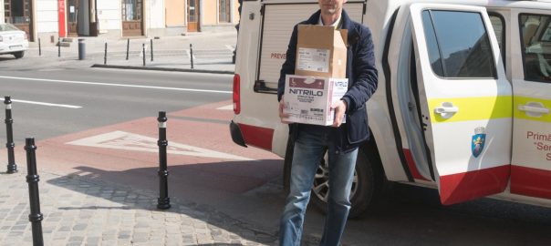  Primăria Brașov a început distribuția de echipamente de protecție pentru medicii de familie